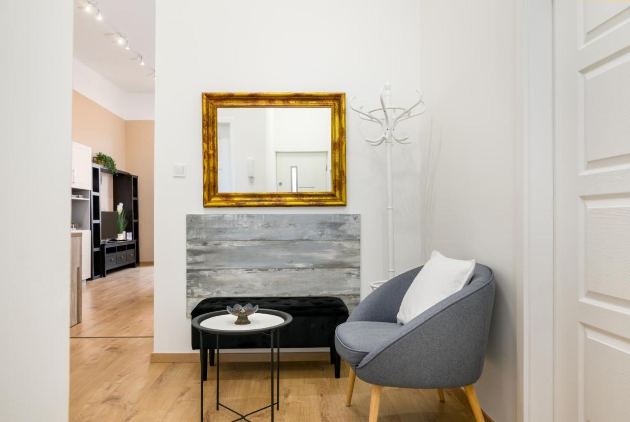 Ja18 Downtown Pearl - 2 Bedroom Apartment Boedapest Buitenkant foto